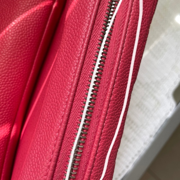 Chanel pink caviar small east flap - Picture 17 of 17